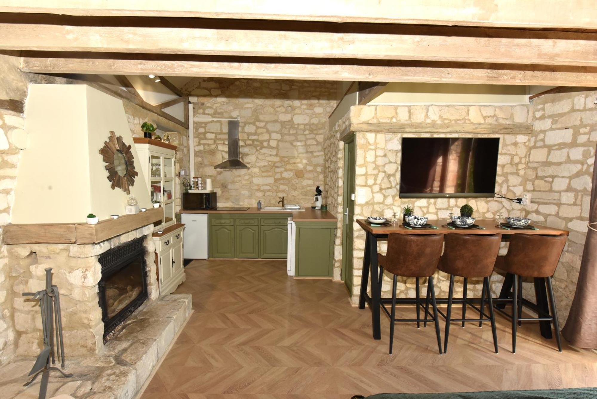 Maisonnette Du Bonheur - Vue Campagne - Baignoire Balneo 32 Jets - Lits Queen Size Vadencourt  Exteriér fotografie
